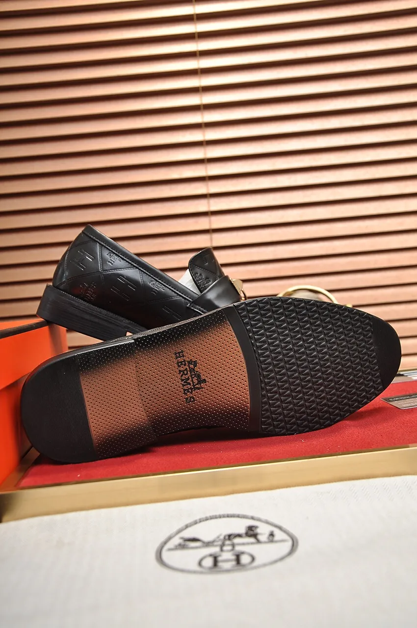 Men's shoes💰480💶[HERMES] (sheepskin lining)🍀Italian top luxury🍀He does not pursue novel styles and gorgeous colors, but attracts the favor of successful men with his flawless, elegant and classic style! This very, very comfortable, simple and stable style makes it easy to match any style! The pattern is absolutely 1:1 refined from the original case, and we strive for excellence in materials, imported cowhide + cowhide lining💪💪💪extraordinary texture👍! .Black brown code number: 38 to 45 (45 customized)